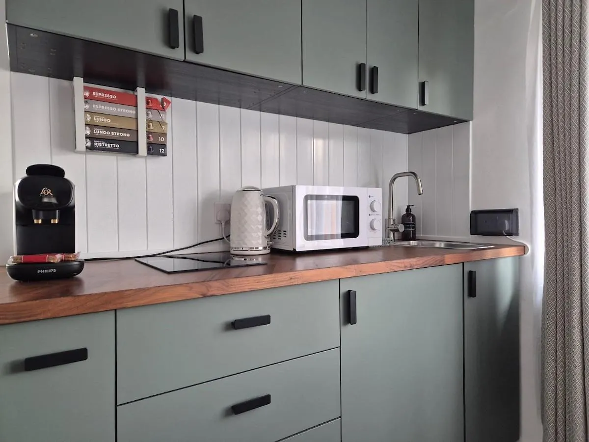 Apartment Garden Self Contained Studio In London